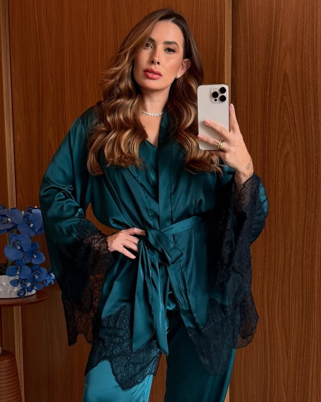#LuxuryNightwear  
#SilkNightwear  
#NightwearSet  
#RobeAndNightgown  
#ElegantLoungewear  
#nightwear  
#sleepwear  
#loungewear  
#nightgown  
#lingerie
#ladurrie  
#ladurriemodaintima  
#ladurrieéconfiavel?